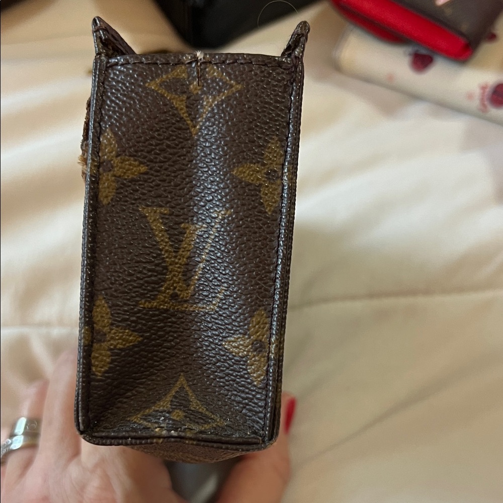 Authentic Louis Vuitton Monogram Canvas Pouch - Picture 12 of 12